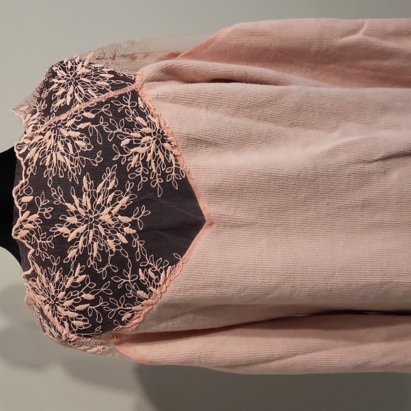 Nora Cora ladies lace & pearl sweater - Picture 5 of 10